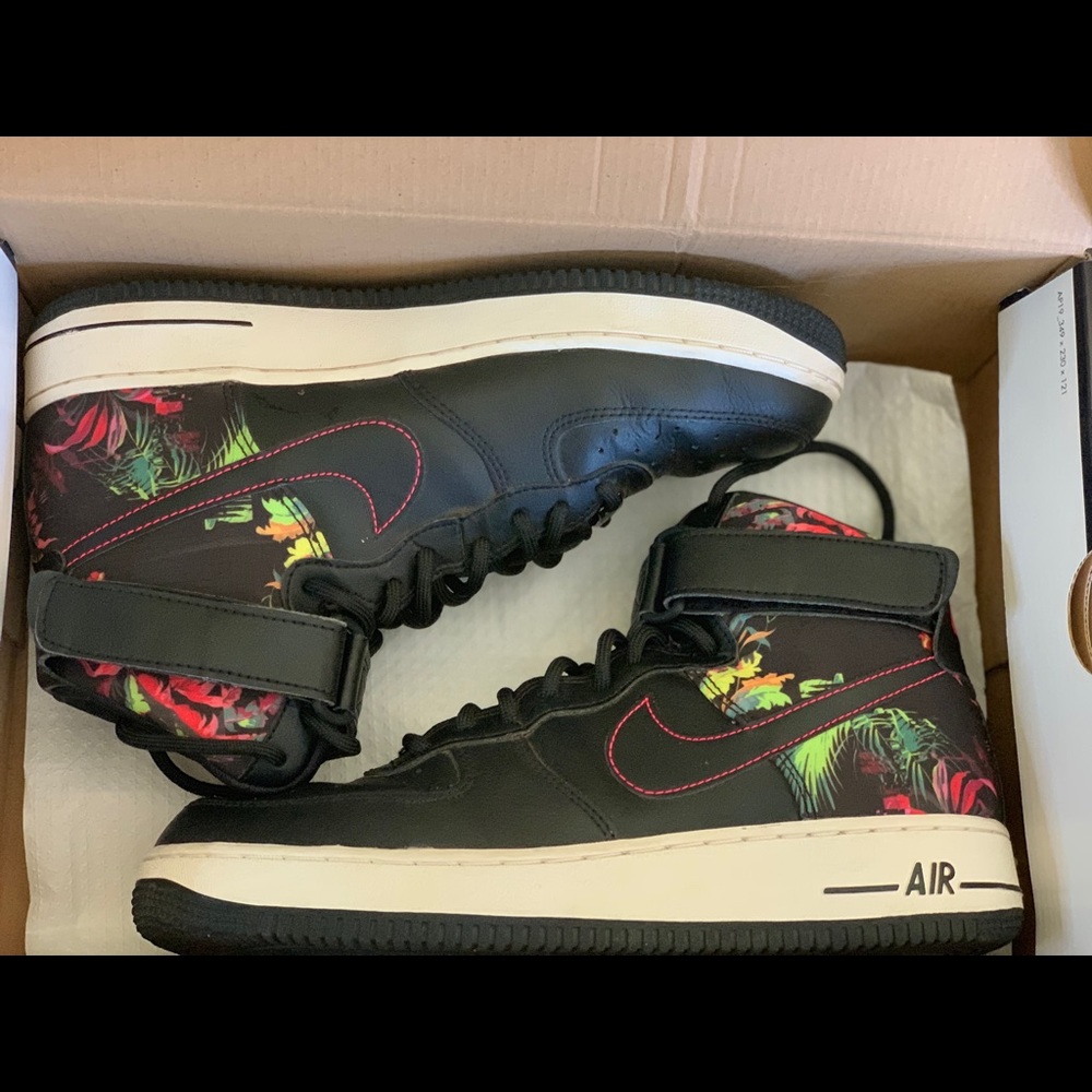 Air Force 1 High ‘07 LV8 “floral”